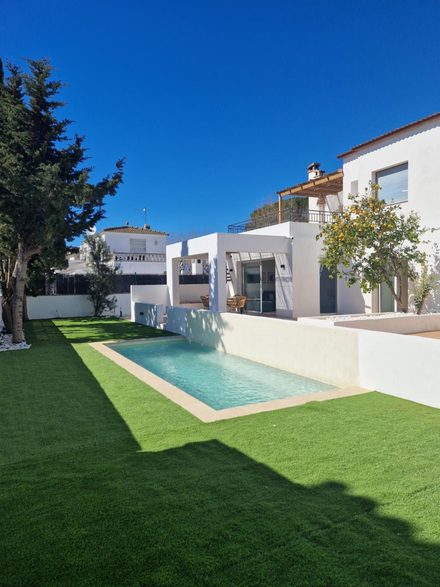 Gorgot P1 I Apartamento Con Terraza Y Piscina Comunitaria Cerca De La Playa Empuriabrava Luaran gambar