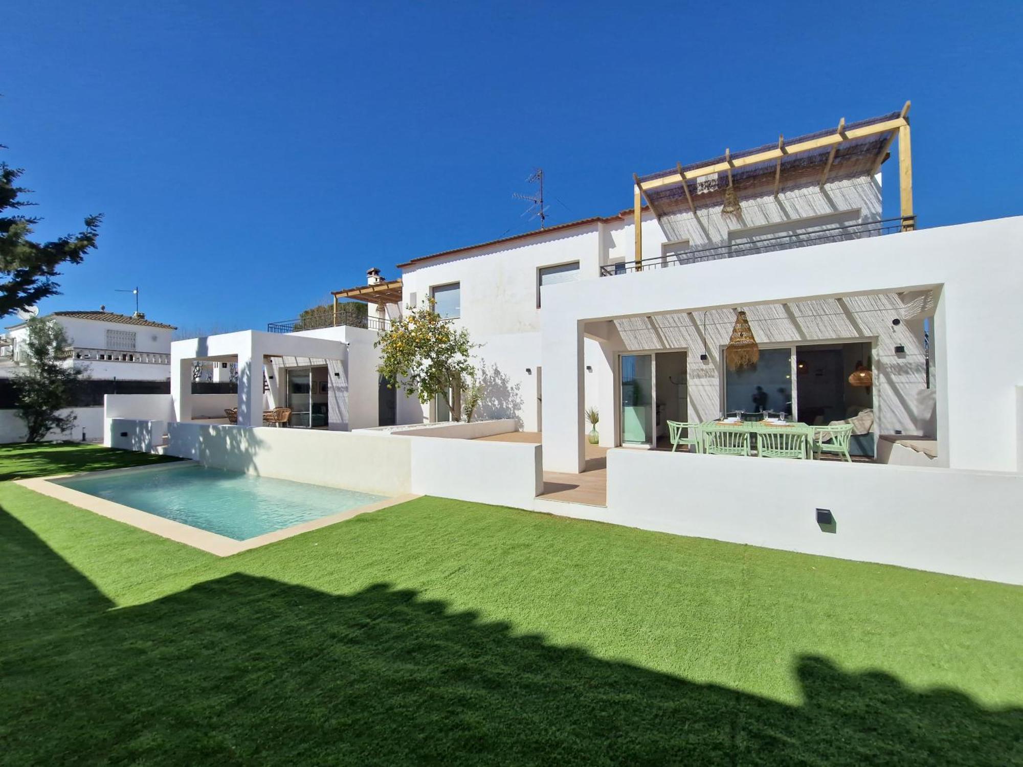 Gorgot P1 I Apartamento Con Terraza Y Piscina Comunitaria Cerca De La Playa Empuriabrava Luaran gambar